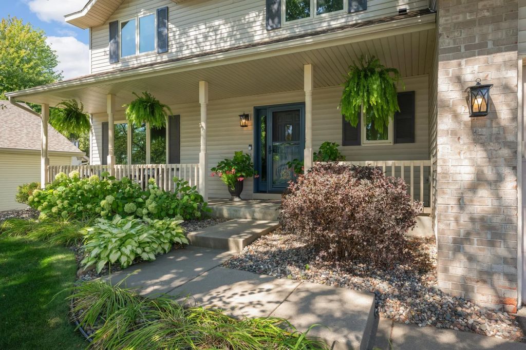 14105 Forest Lane, Apple Valley