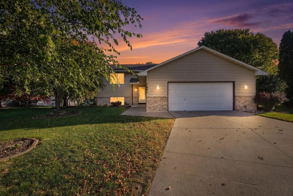7661 Homestead Court S, Cottage Grove