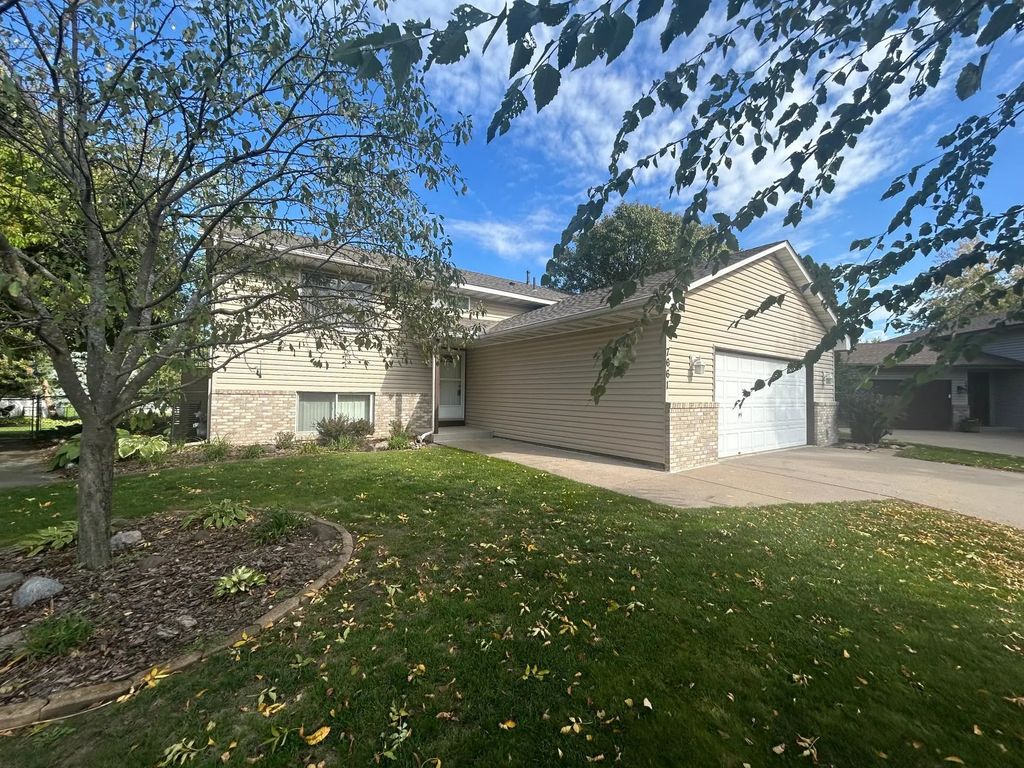 7661 Homestead Court S, Cottage Grove