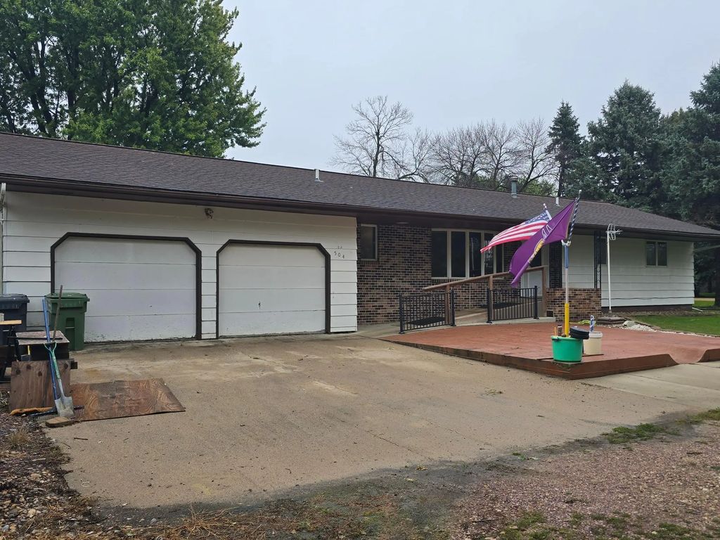 504 Circle Drive, Rushmore