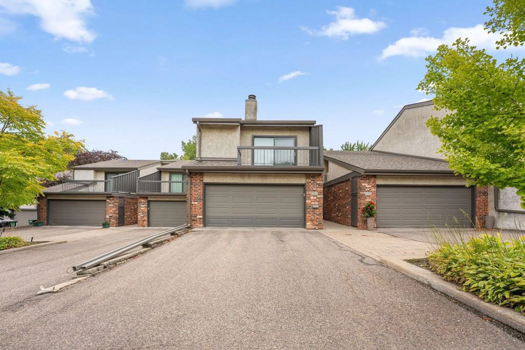 6121 Blake Ridge Road, Edina