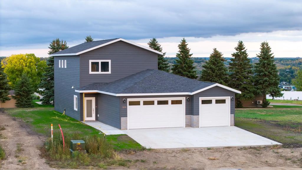 1236 4th Avenue Nw, Valley City