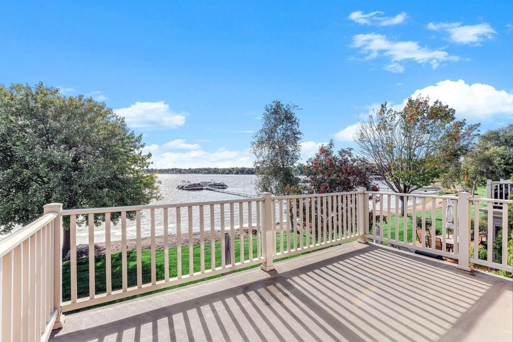 59 1st Street Se, Forest Lake