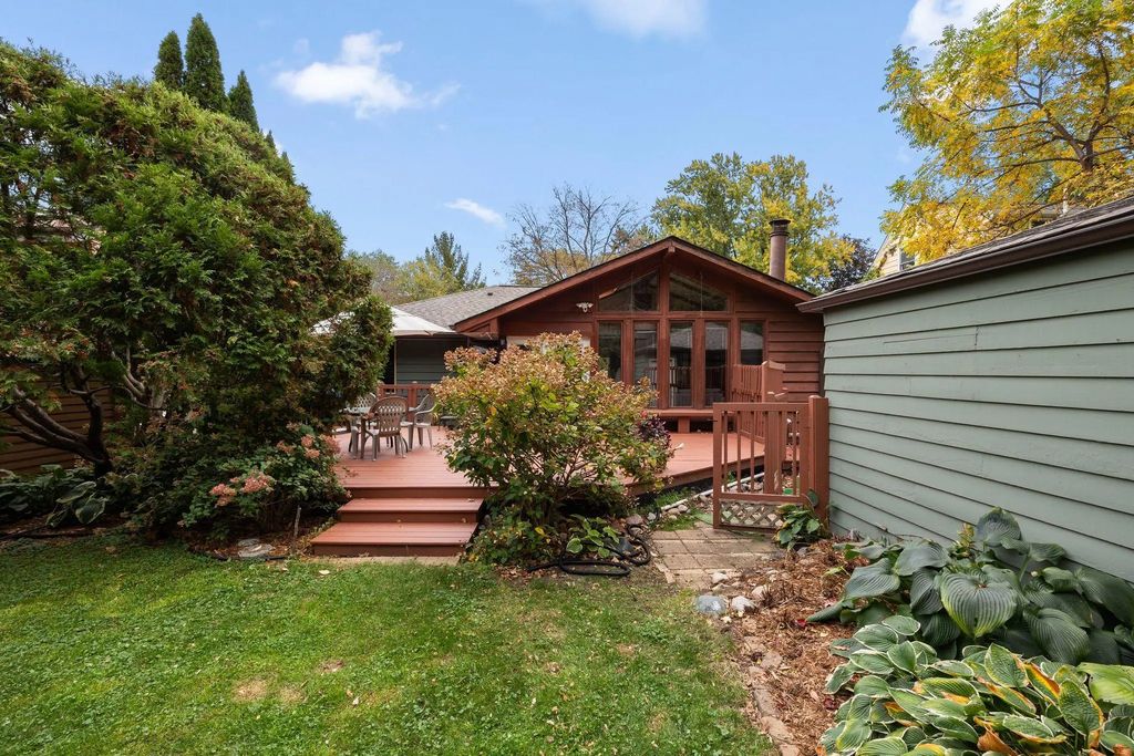 40 Upton Avenue S, Minneapolis