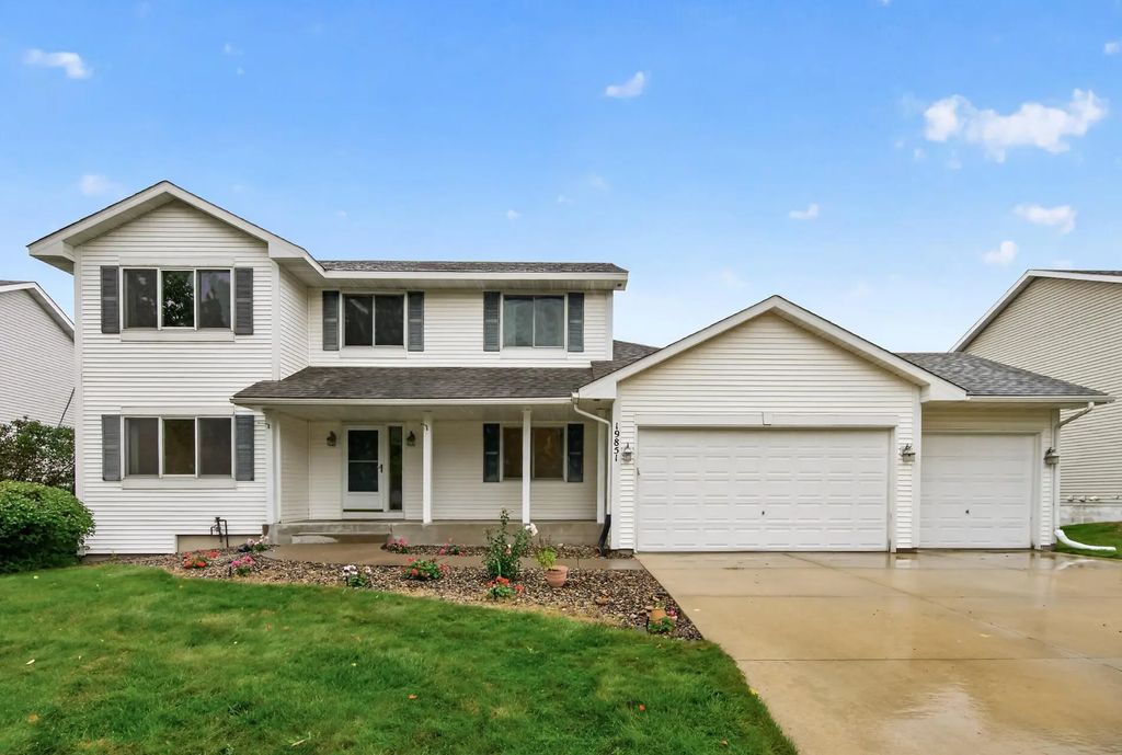 19851 Executive Path, Farmington