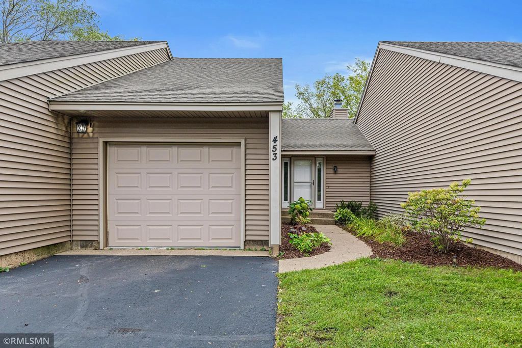 453 Hunter Hill Road, Hudson