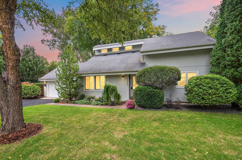 7303 Green Ridge Drive, Eden Prairie