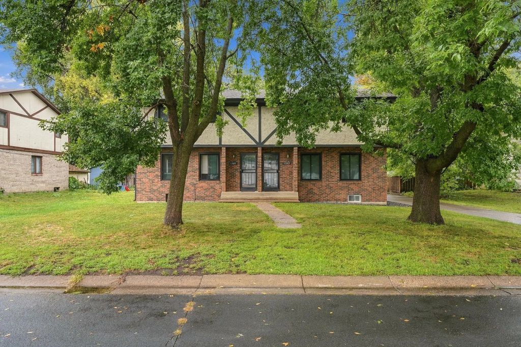 1321 Fireside Drive Ne, Fridley