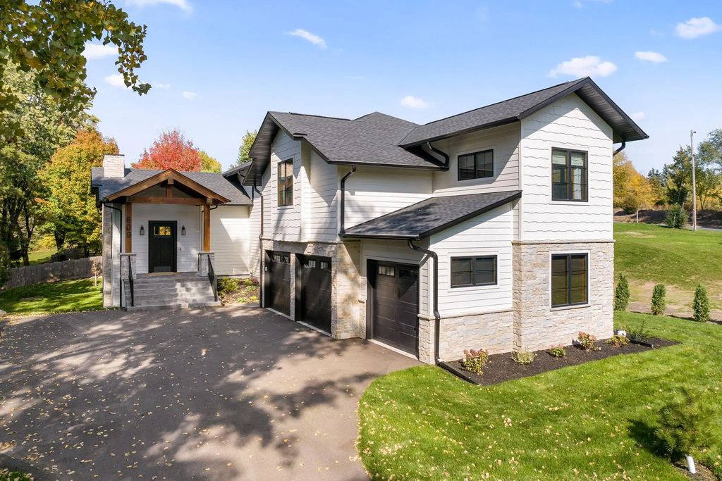 609 Callahan Place, Mendota Heights
