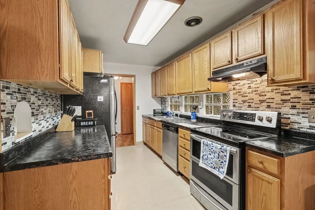 849 8th Avenue Sw, Faribault