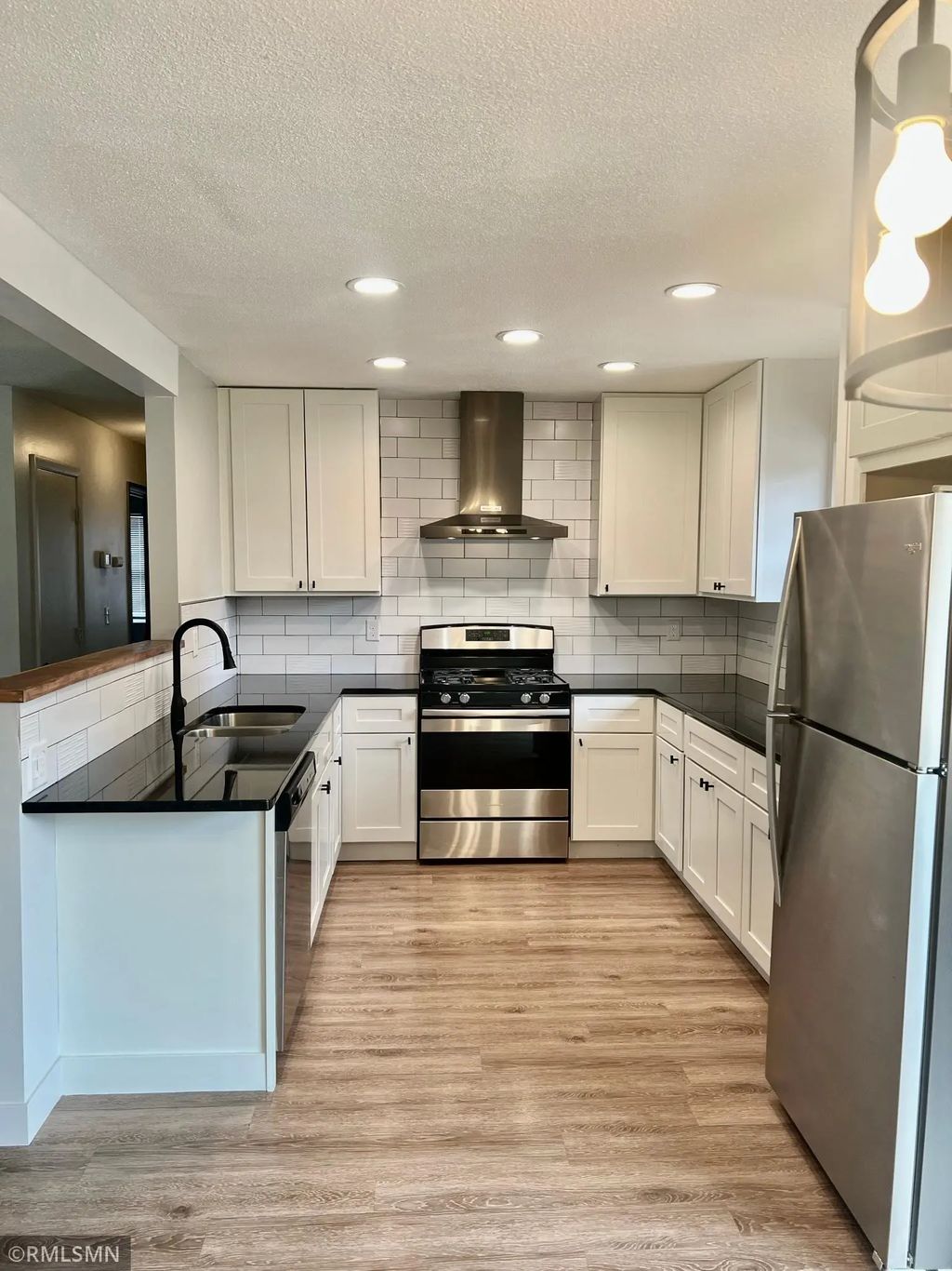 13845 Underclift Street Nw, Andover