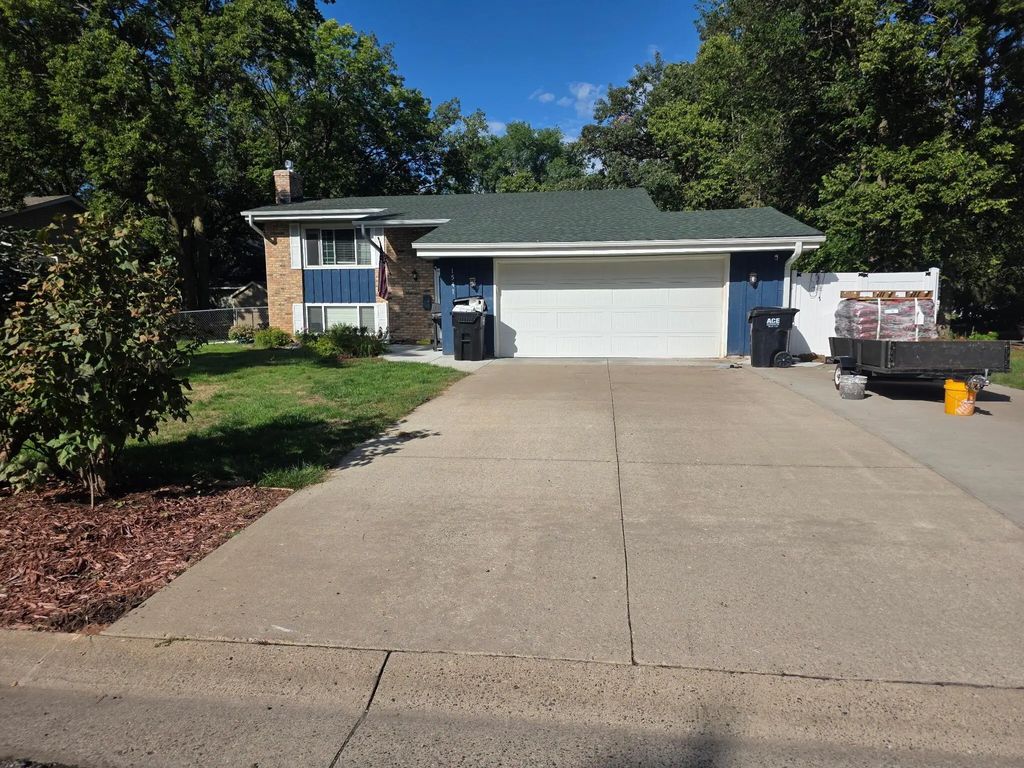 1541 Franklin Lane, Anoka