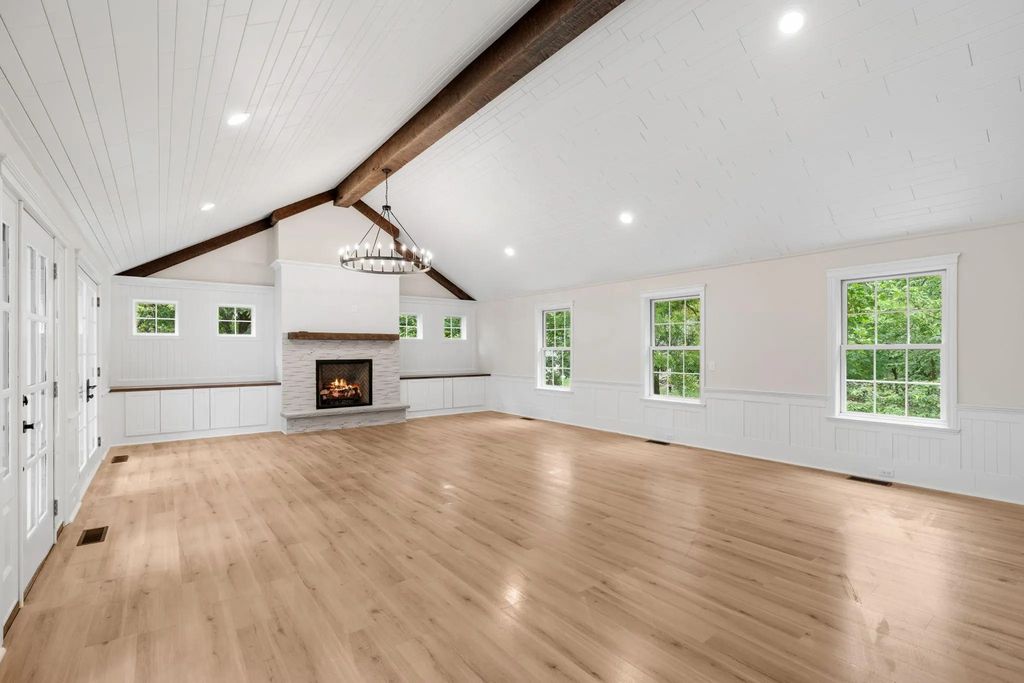 5735 Grant Lorenz Road, Shorewood