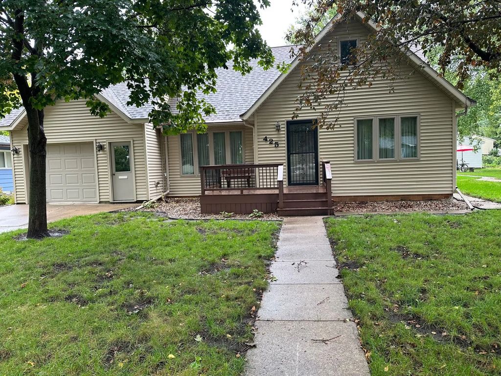 425 Hollett Street, Tracy