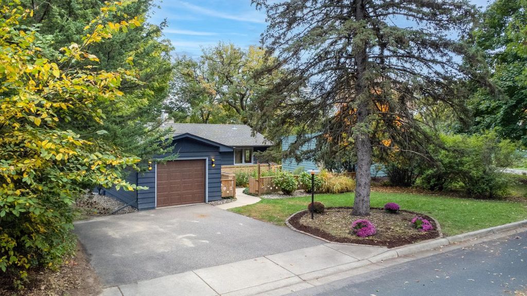 3346 Kyle Avenue N, Golden Valley