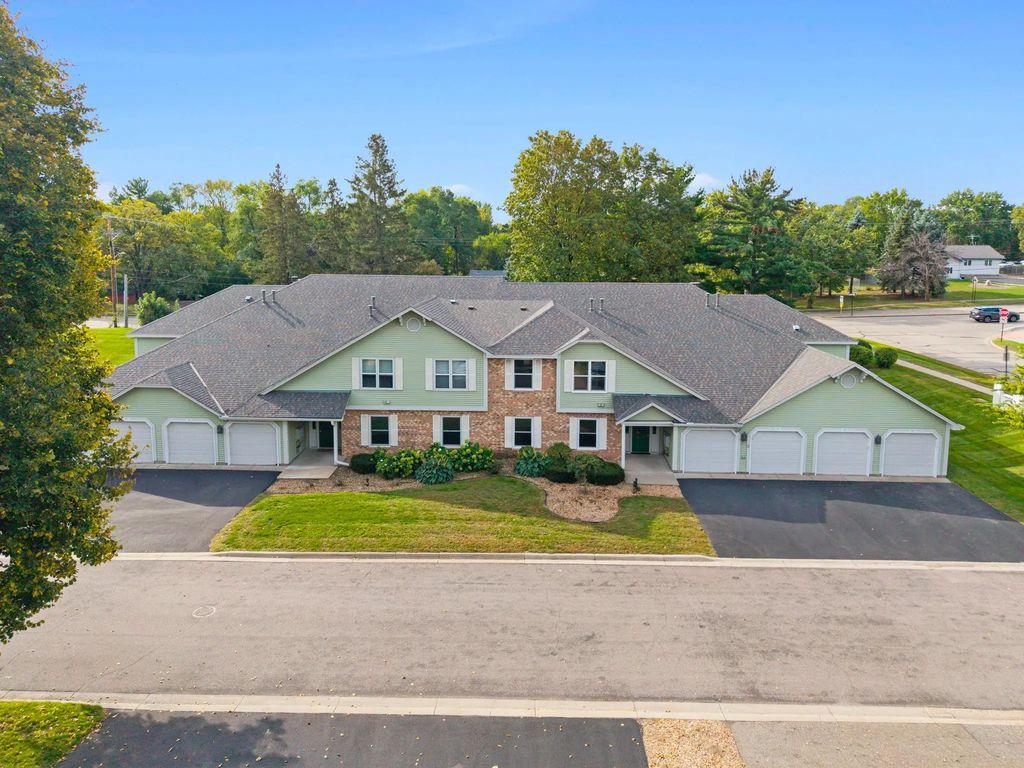 5137 Balmoral Lane, Bloomington