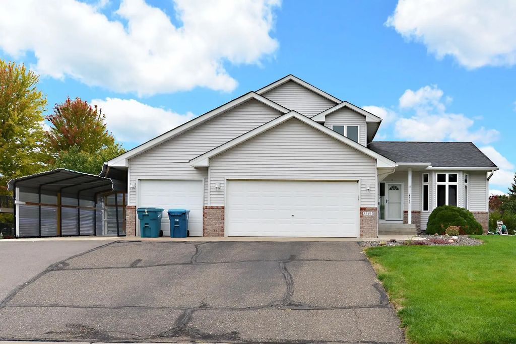 22740 Fawn Trail, Rogers