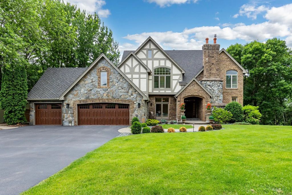 11193 Bluestem Lane, Eden Prairie