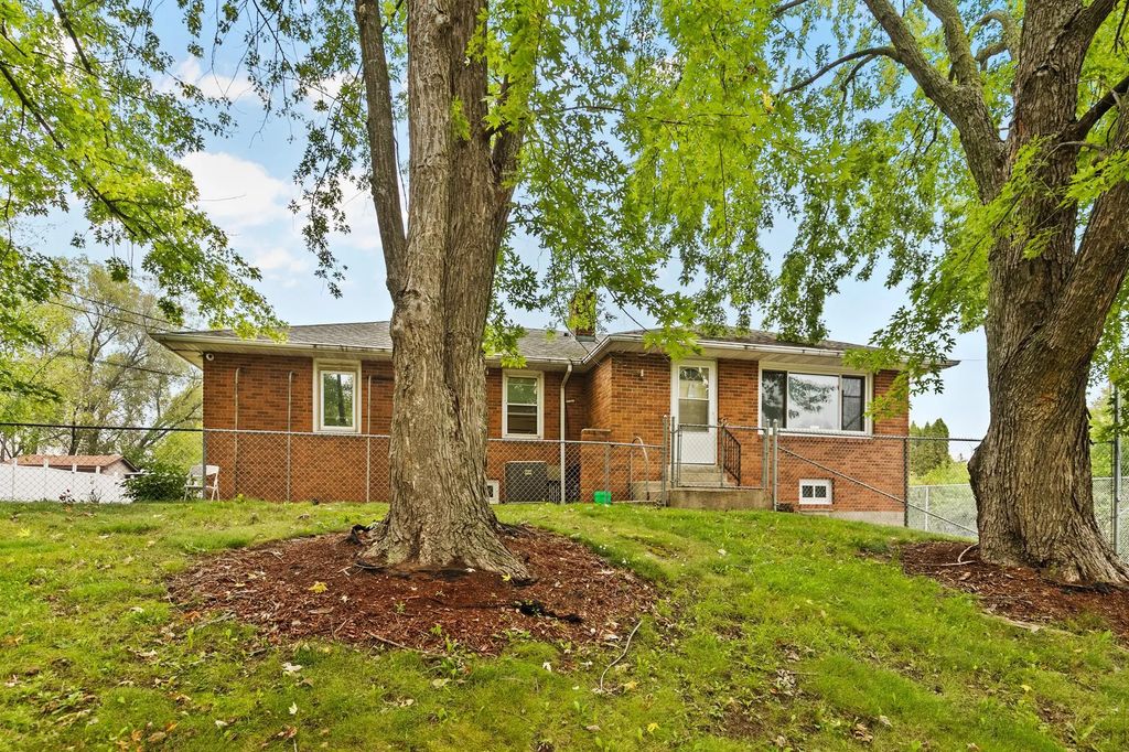 2545 70th Street E, Inver Grove Heights