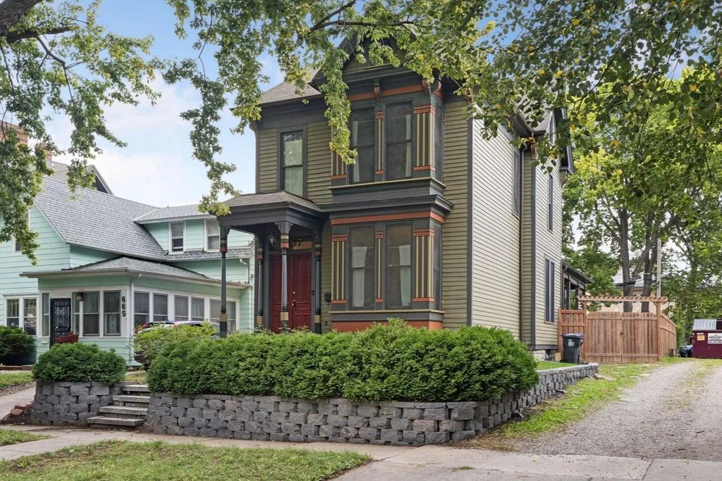 667 5th Street E, Saint Paul