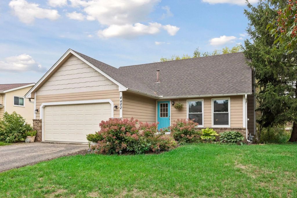 4482 Oak Pond Road, Eagan