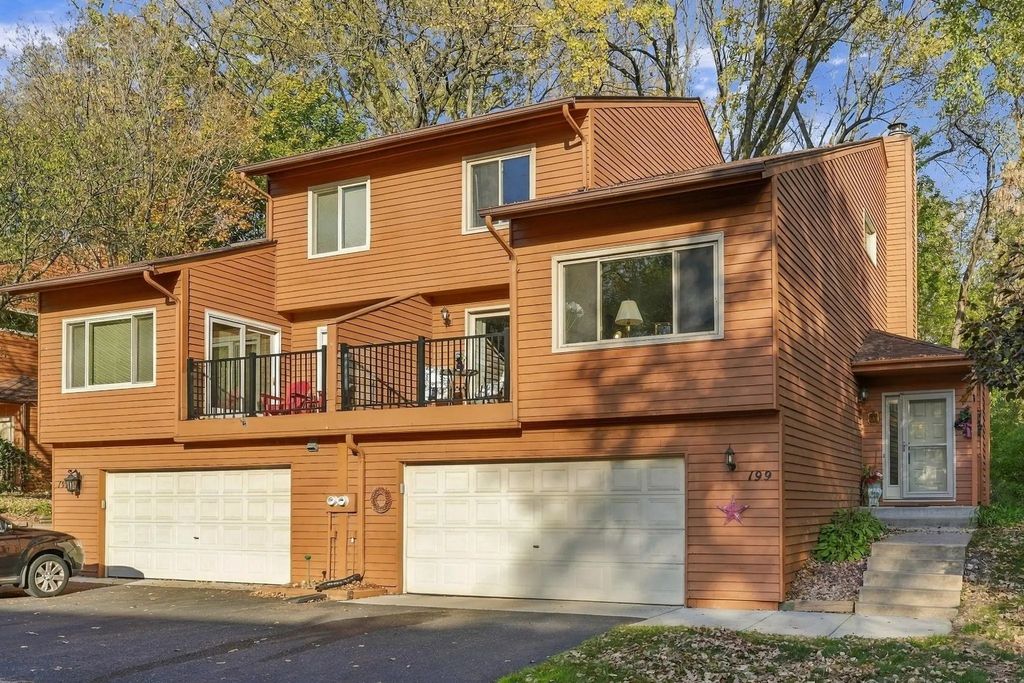 199 Nature Way, Little Canada