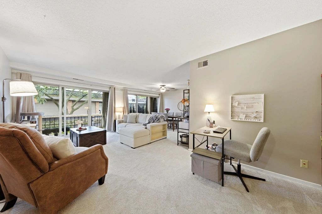 6301 Colony Way 2c, Edina