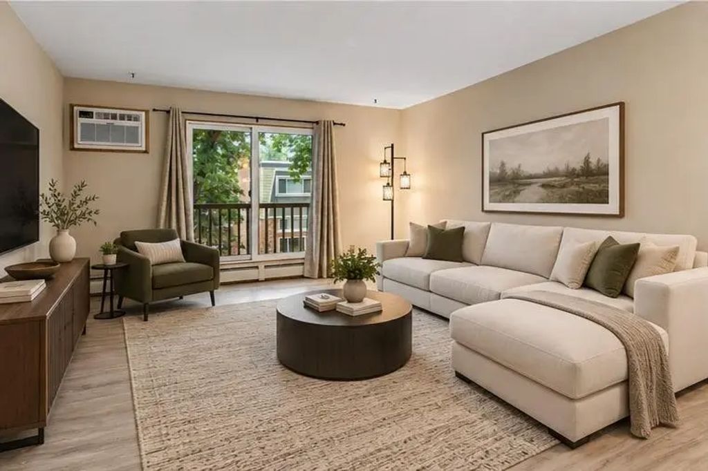 7414 W 22nd Street 302, Saint Louis Park