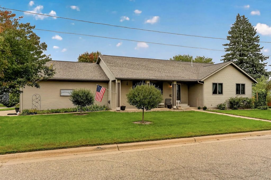 425 Park Avenue, Zumbrota