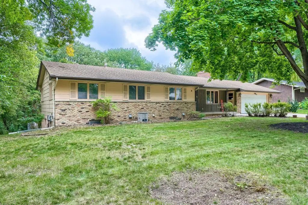 6525 Sherwood Avenue, Edina