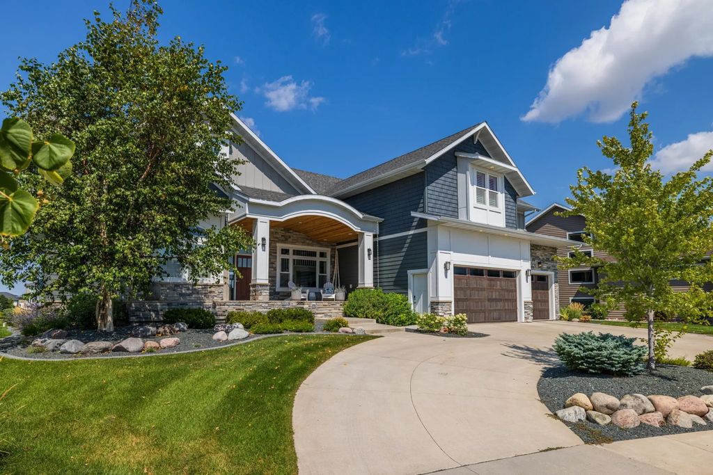 3716 6th Street E, West Fargo