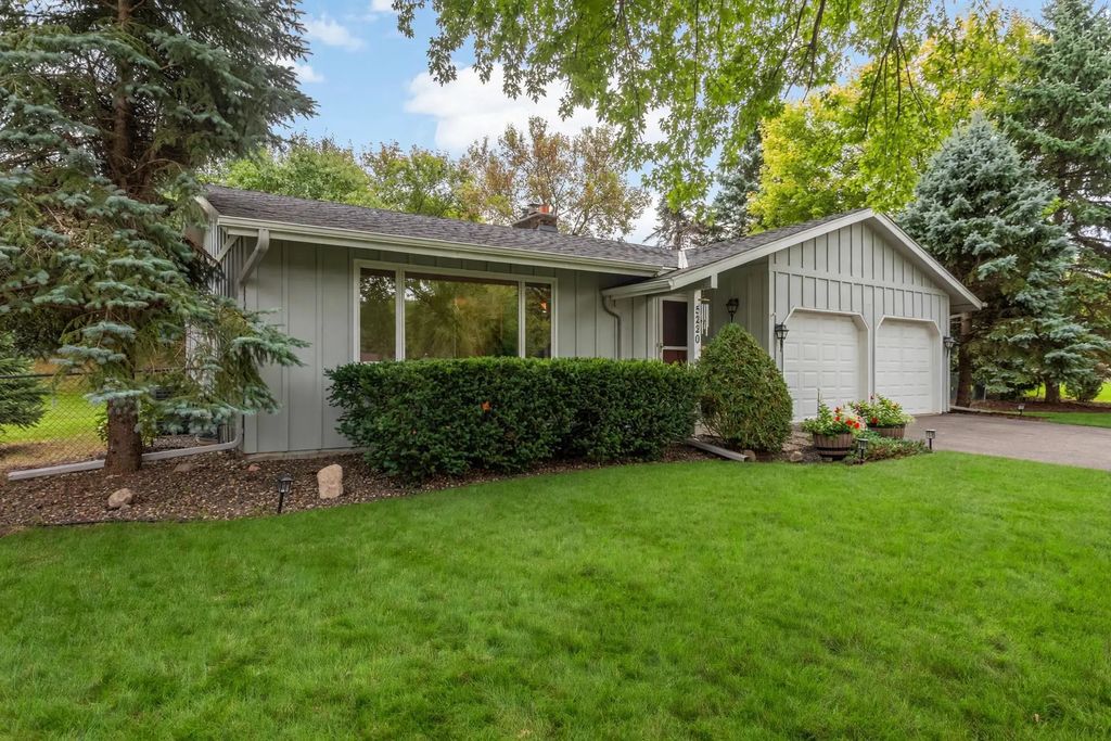 5220 Cottonwood Lane N, Plymouth