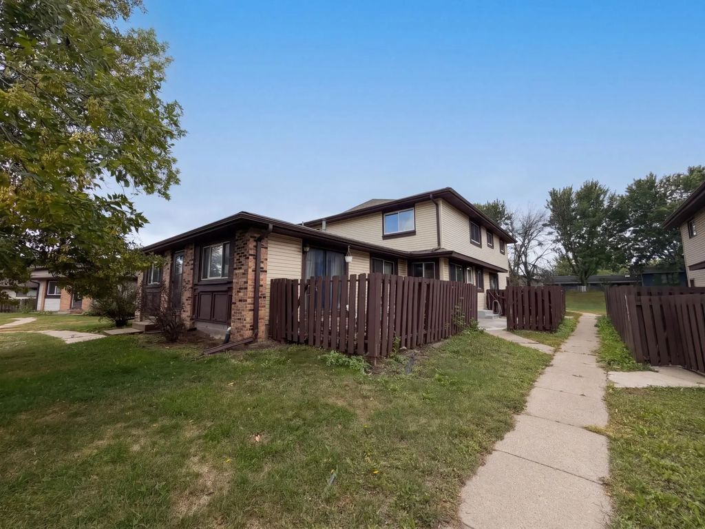 6403 83rd Court N, Brooklyn Park