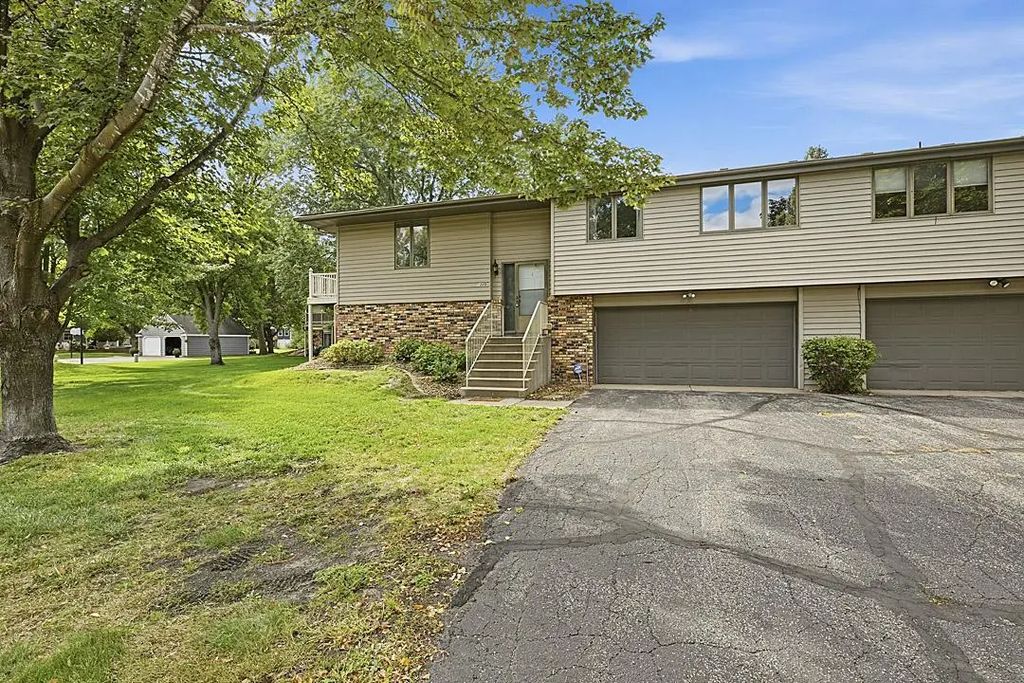 1305 12th Avenue N, Saint Cloud