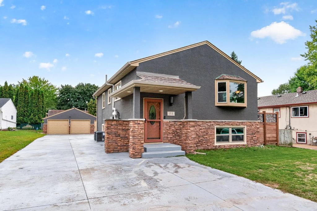 1518 Pacific Street, Saint Paul