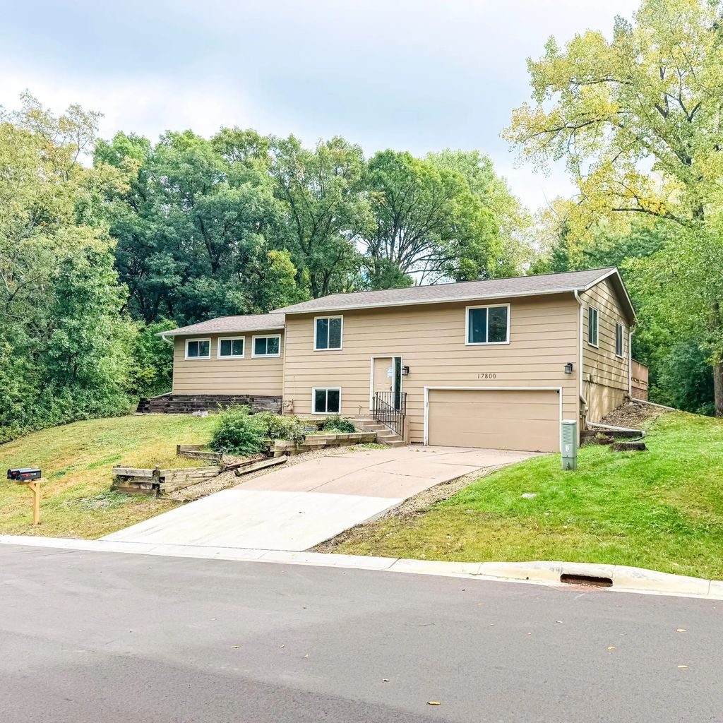17800 Jamaica Circle, Lakeville