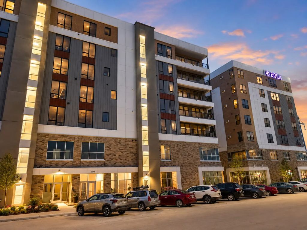 4470 24th Avenue S 605, Fargo