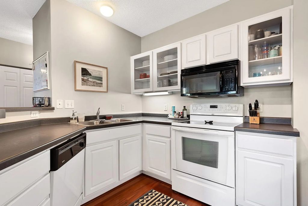 660 N 2nd Street 305, Minneapolis