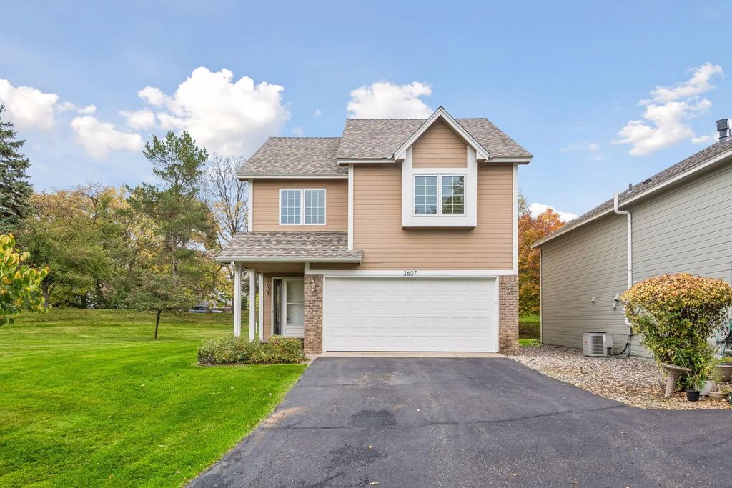 3607 Sussex Place, Minnetonka