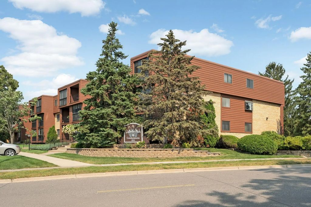 1011 41st Avenue Ne 319, Columbia Heights