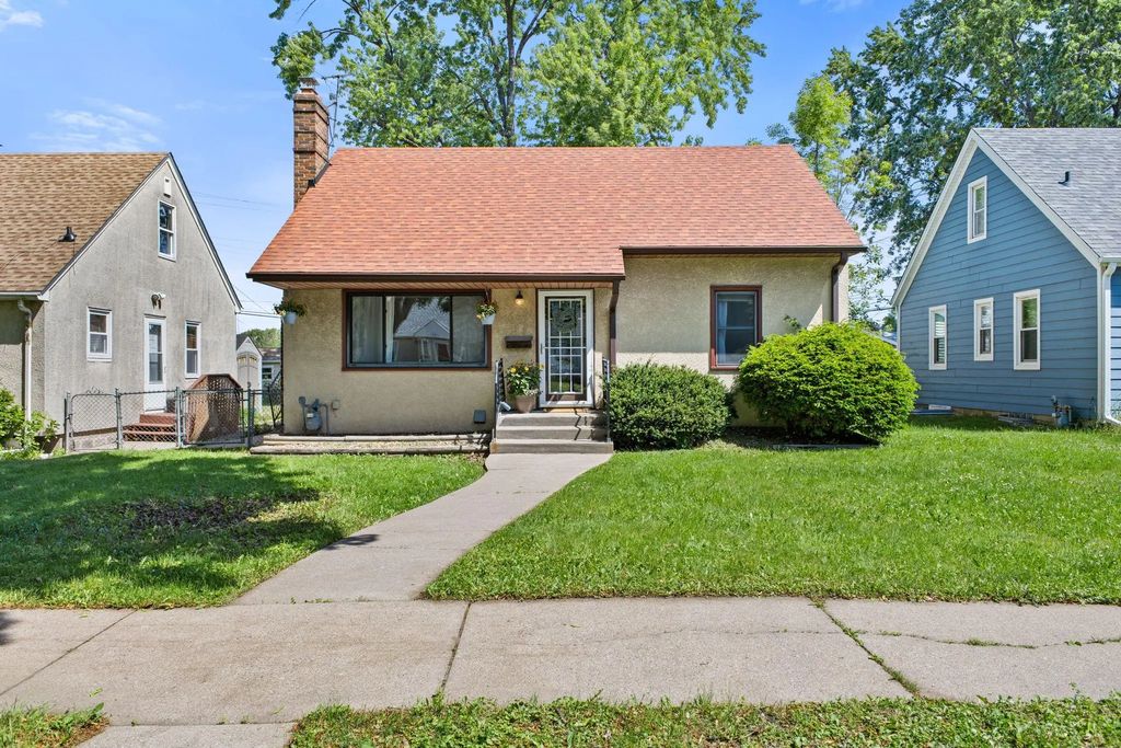 1965 Montana Avenue E, Saint Paul