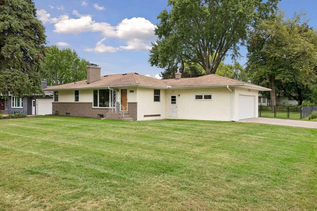 1416 Clarmar Avenue W, Roseville