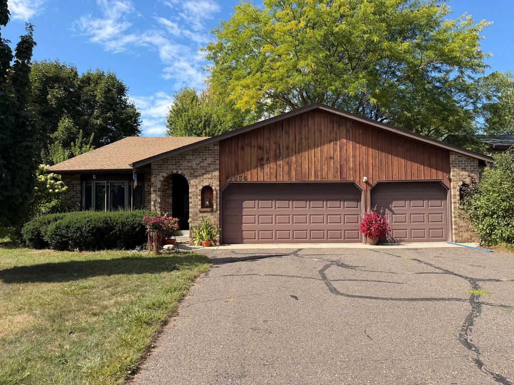 2236 Helena Avenue N, Oakdale