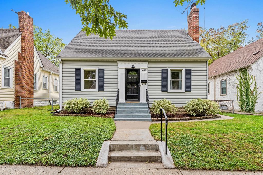 1658 Sherburne Avenue, Saint Paul