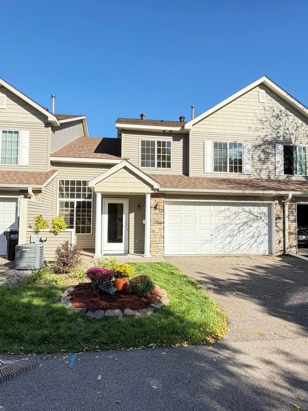 5272 N 207th Street N, Forest Lake