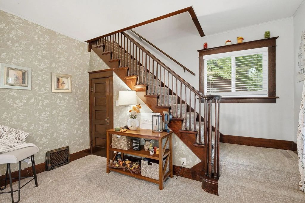 540 Forest Street, Kenyon