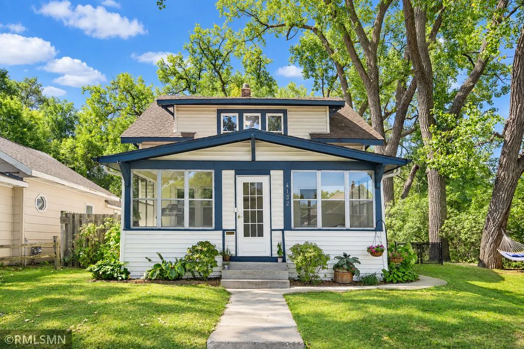 4132 Monroe Street Ne, Columbia Heights