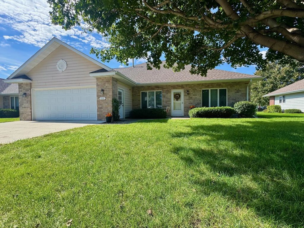 1112 Travis Road, Marshall