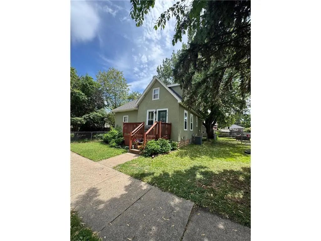 878 Monroe Court, Saint Paul
