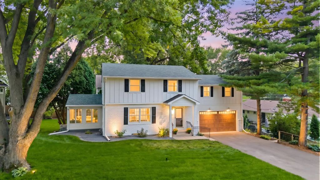 5613 Warden Avenue, Edina